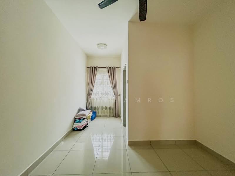 Rumah Teres 2 Tingkat untuk Dijual di Sepang (Selangor) - Izzat Zamros - Corridor - PropertyGuru.com.my