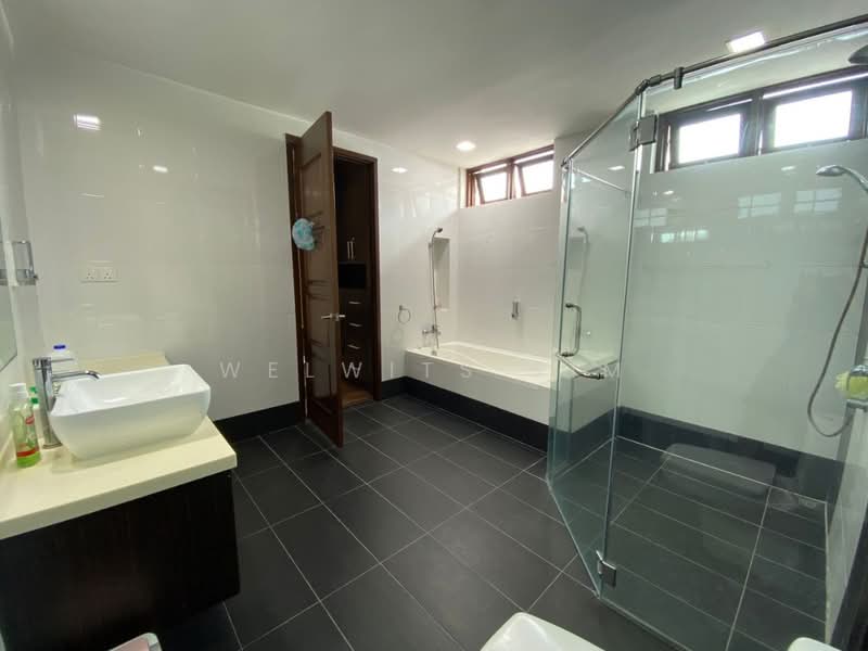 Bungalow for Rent in Batu Ferringhi (Penang) - Welwits Sim - Bathroom - PropertyGuru.com.my