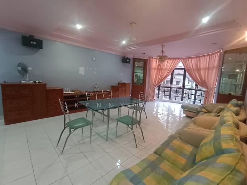 Kondominium untuk Disewa di Flora Green - Kenny Lai - Living Room - PropertyGuru.com.my