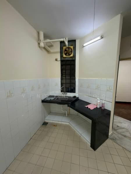 Pangsapuri untuk Dijual di Nova II - Vincent Hoo - Kitchen - PropertyGuru.com.my