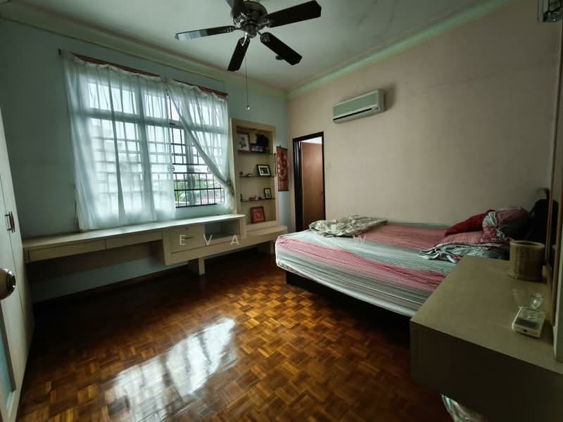 Bungalow for Sale in Taman Universiti (Skudai) - Eva Siow - Bedroom - PropertyGuru.com.my