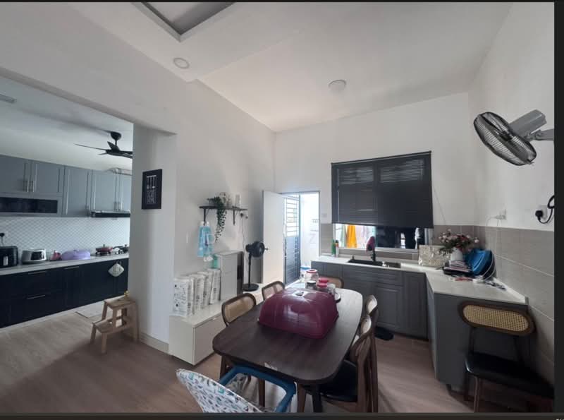 Rumah Berkembar untuk Dijual di Kampung Melayu Kangkar Pulai (Pulai) - Ida Aziz - Kitchen - PropertyGuru.com.my