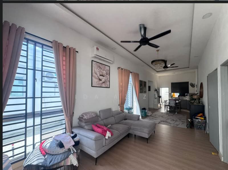 Rumah Berkembar untuk Dijual di Kampung Melayu Kangkar Pulai (Pulai) - Ida Aziz - Living Room - PropertyGuru.com.my