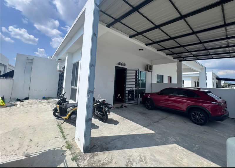 Rumah Berkembar untuk Dijual di Kampung Melayu Kangkar Pulai (Pulai) - Ida Aziz - Exterior - PropertyGuru.com.my