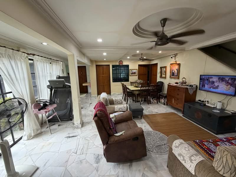 Rumah Teres 2 Tingkat untuk Dijual di Taman TTDI Jaya (Shah Alam) - Nadia Shukri - Living Room - PropertyGuru.com.my