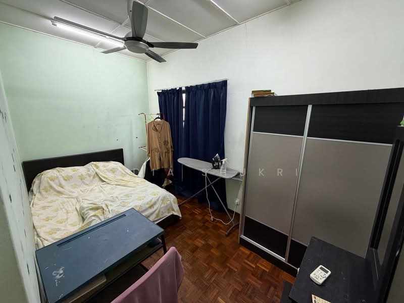 Rumah Teres 2 Tingkat untuk Dijual di Taman TTDI Jaya (Shah Alam) - Nadia Shukri - Bedroom - PropertyGuru.com.my