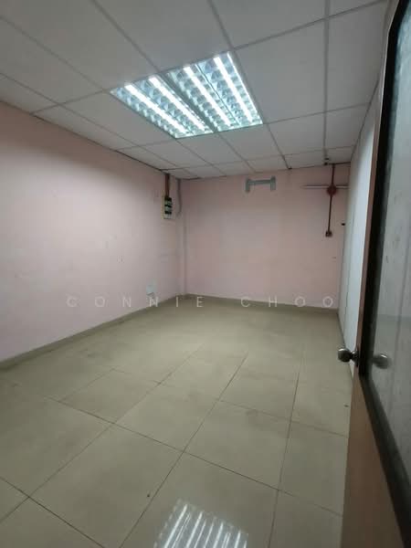 Warehouse for Rent in Kawasan Perindustrian Balakong (Balakong) - Connie Choo - Interior - PropertyGuru.com.my