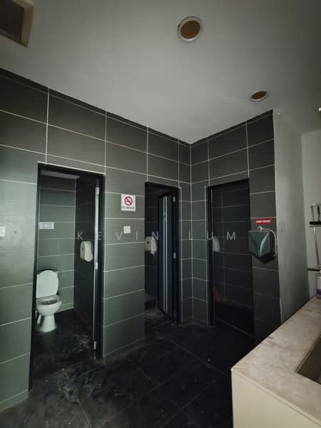 Shop for Rent in Subang Jaya (Selangor) - Kevin Lum - Bathroom - PropertyGuru.com.my