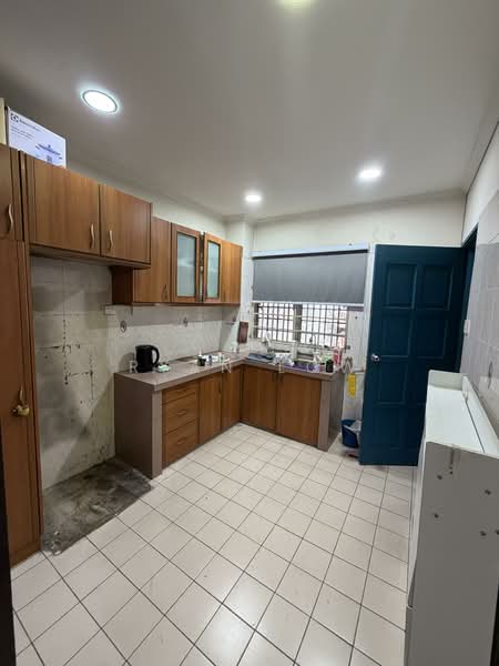 Rumah Bandar untuk Disewa di Taman Lagenda Mas (Cheras) - Ryan Low - Kitchen - PropertyGuru.com.my