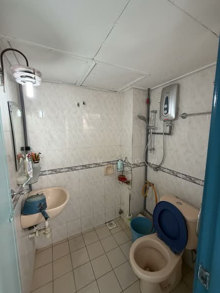 Rumah Bandar untuk Disewa di Taman Lagenda Mas (Cheras) - Ryan Low - Bathroom - PropertyGuru.com.my