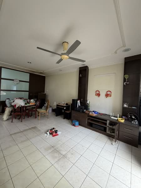 Rumah Bandar untuk Disewa di Taman Lagenda Mas (Cheras) - Ryan Low - Living Room - PropertyGuru.com.my