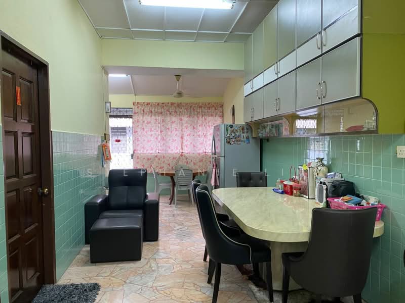 1.5-storey Terraced House for Sale in Jelutong (Penang) - Stephanie Lim - Kitchen - PropertyGuru.com.my