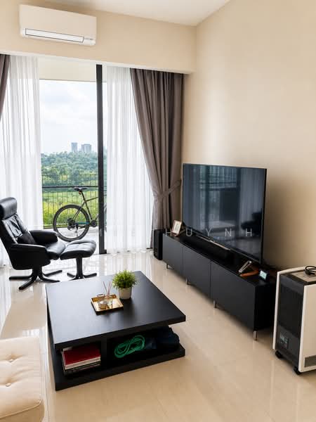 Servis Apartment untuk Dijual di Senada Residence @ KLGCC Resort - Jamie Huynh - Living Room - PropertyGuru.com.my