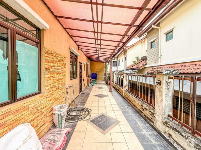 Rumah Berkembar untuk Dijual di Puncak Bangi (Bandar Baru Bangi) - Hazwan Hilmi - Exterior - PropertyGuru.com.my