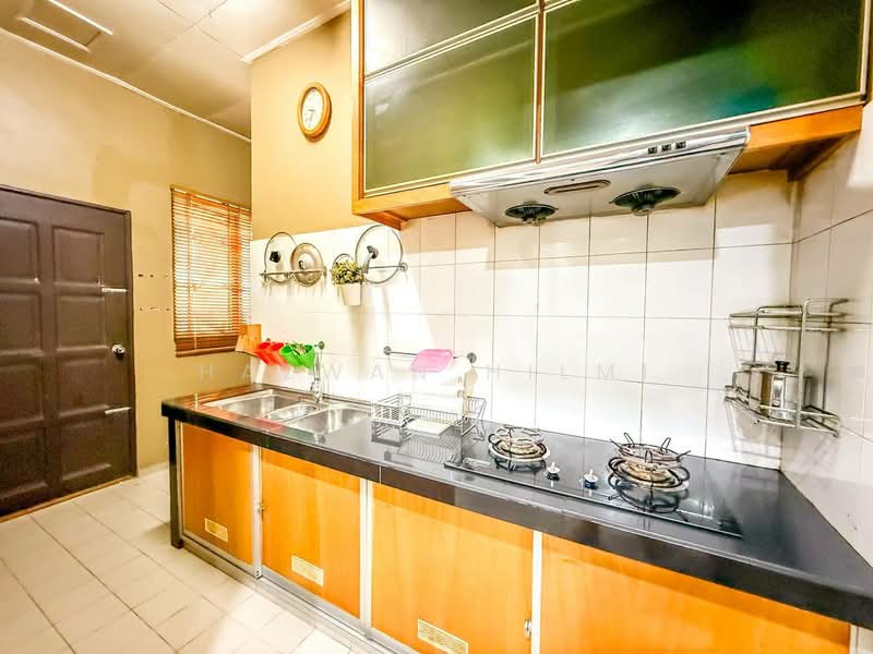 Rumah Berkembar untuk Dijual di Puncak Bangi (Bandar Baru Bangi) - Hazwan Hilmi - Kitchen - PropertyGuru.com.my