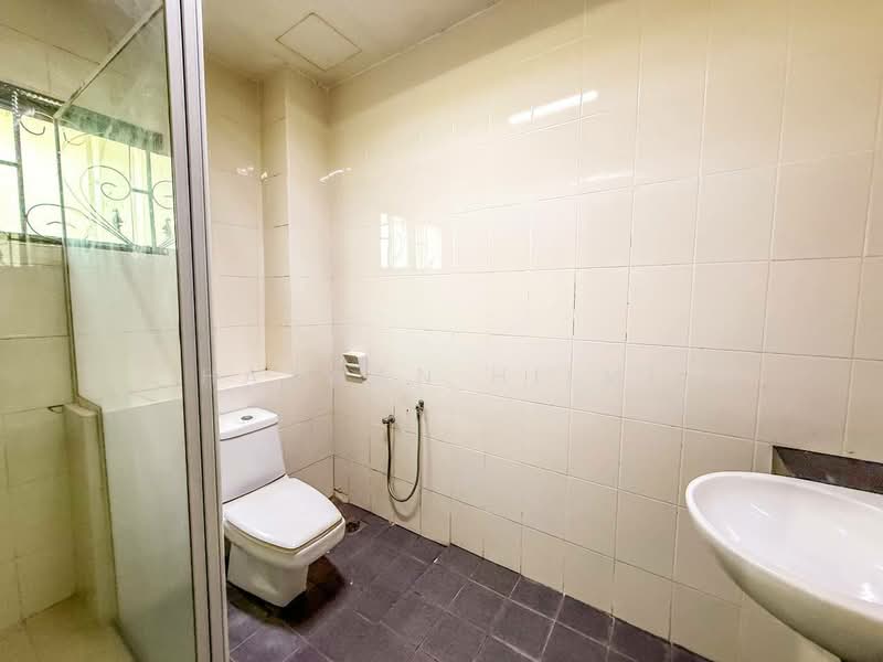 Rumah Berkembar untuk Dijual di Puncak Bangi (Bandar Baru Bangi) - Hazwan Hilmi - Bathroom - PropertyGuru.com.my