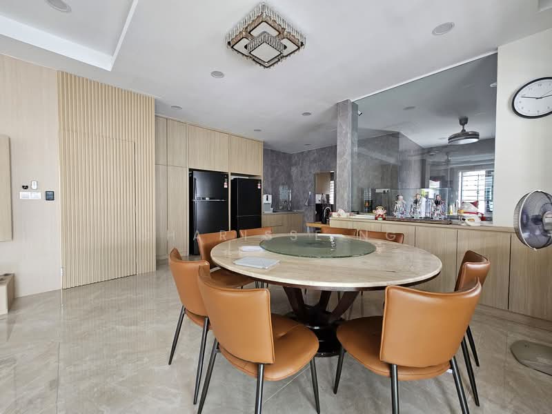 Rumah Teres 3 Tingkat untuk Dijual di Batu 9 (Cheras) - Charisse Ng - Dining Room - PropertyGuru.com.my