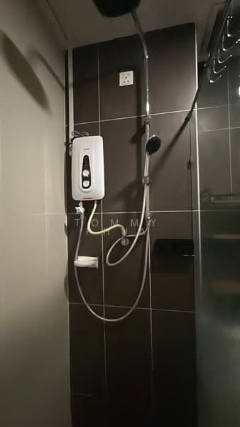 Servis Apartment untuk Disewa di D'Secret Garden (Pangsapuri Kempas Indah) - Tommy Phua - Bathroom - PropertyGuru.com.my