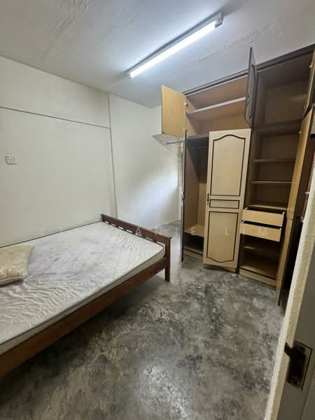 Rumah Flat untuk Disewa di Farlim 4 - Stephanie Lim - Bedroom - PropertyGuru.com.my