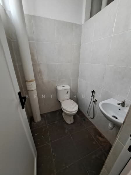 Kedai / Pejabat untuk Dijual di Pusat Perniagaan Raja Uda (Butterworth) - Kent Chuah - Bathroom - PropertyGuru.com.my