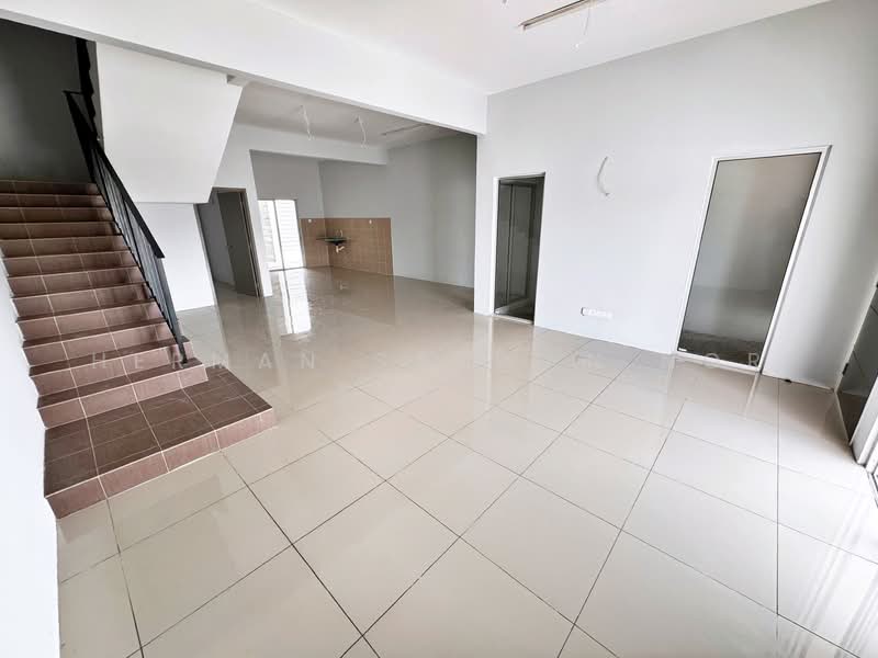Rumah Teres untuk Dijual di Kampung Selangor Dredging (Dengkil) - Herman Sazwan Nor Rahim - Living Area - PropertyGuru.com.my