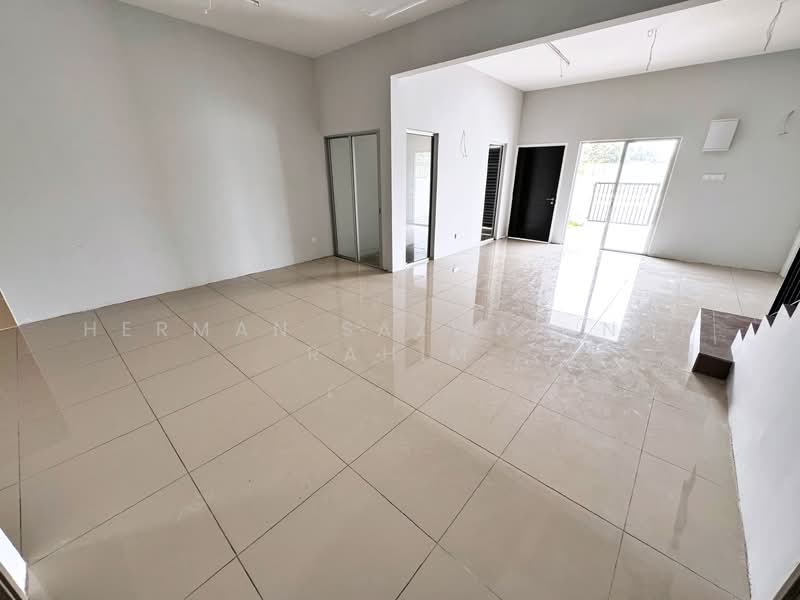 Rumah Teres untuk Dijual di Kampung Selangor Dredging (Dengkil) - Herman Sazwan Nor Rahim - Dining Area - PropertyGuru.com.my