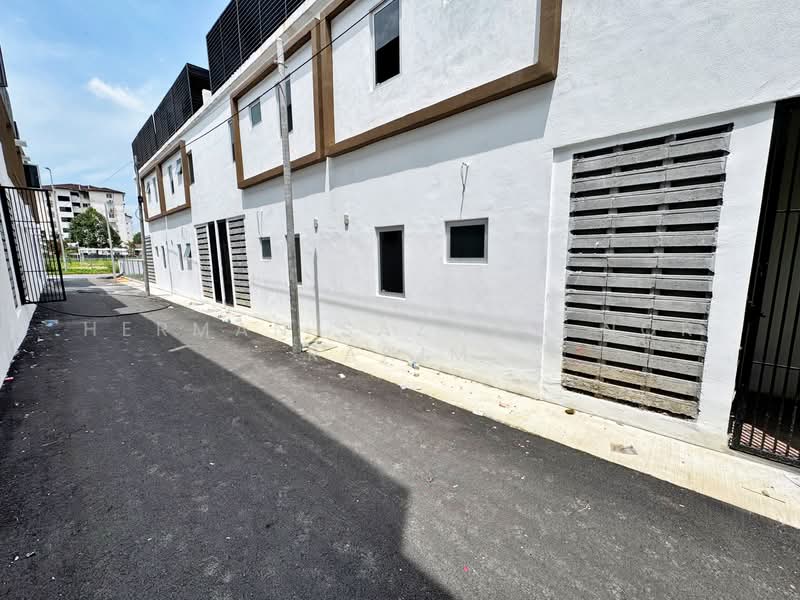 Rumah Teres untuk Dijual di Kampung Selangor Dredging (Dengkil) - Herman Sazwan Nor Rahim - Exterior - PropertyGuru.com.my