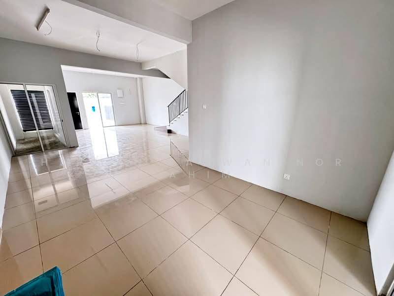 Rumah Teres untuk Dijual di Kampung Selangor Dredging (Dengkil) - Herman Sazwan Nor Rahim - Dry Kitchen - PropertyGuru.com.my