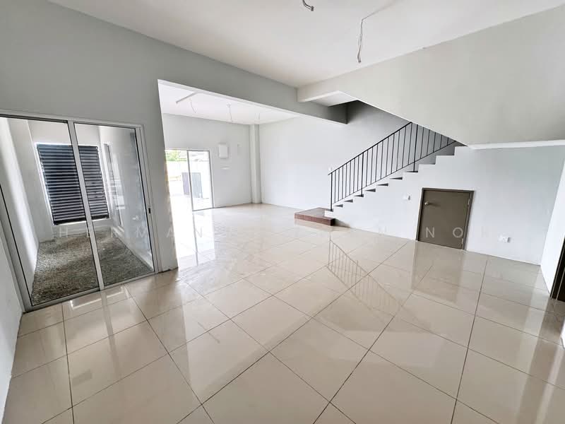 Rumah Teres untuk Dijual di Kampung Selangor Dredging (Dengkil) - Herman Sazwan Nor Rahim - Dining Area - PropertyGuru.com.my
