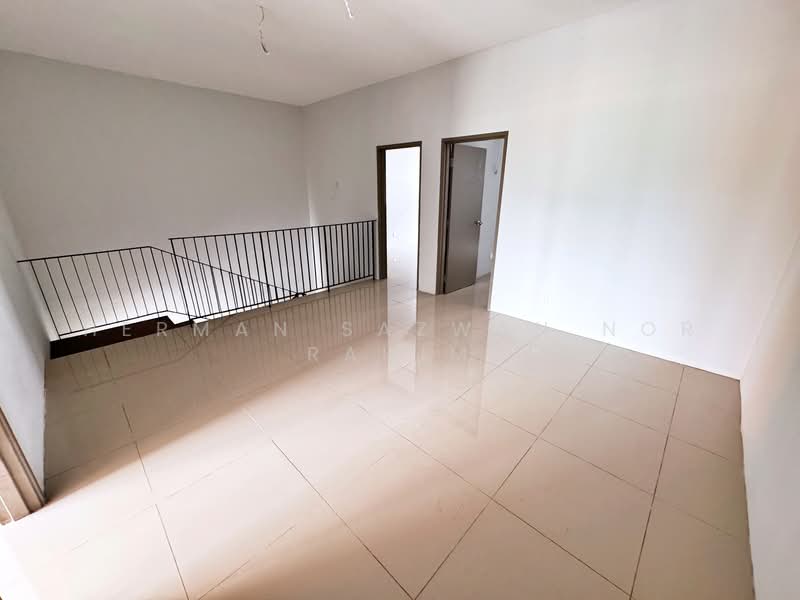 Rumah Teres untuk Dijual di Kampung Selangor Dredging (Dengkil) - Herman Sazwan Nor Rahim - Family Hall - PropertyGuru.com.my