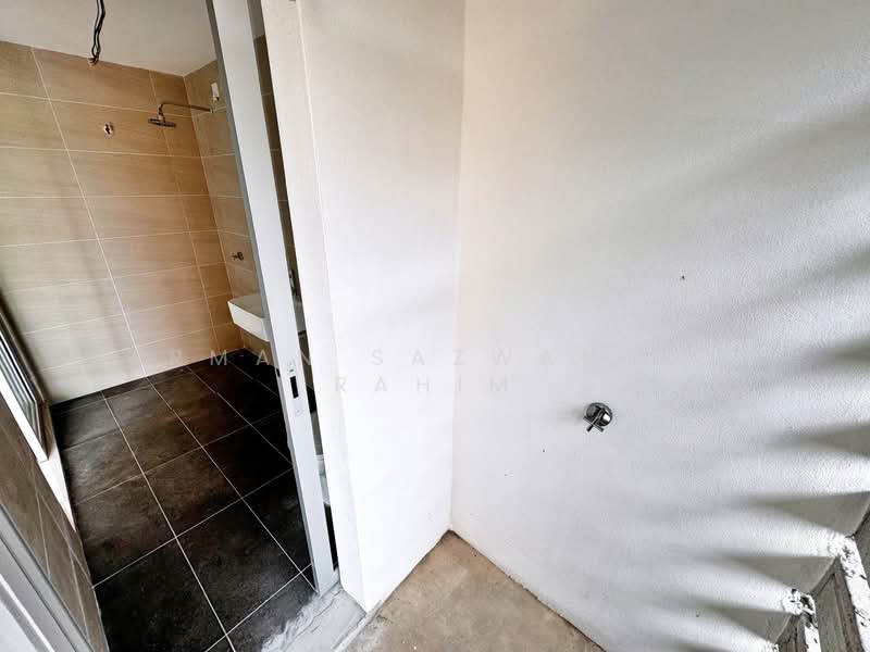 Rumah Teres untuk Dijual di Kampung Selangor Dredging (Dengkil) - Herman Sazwan Nor Rahim - Bathroom - PropertyGuru.com.my