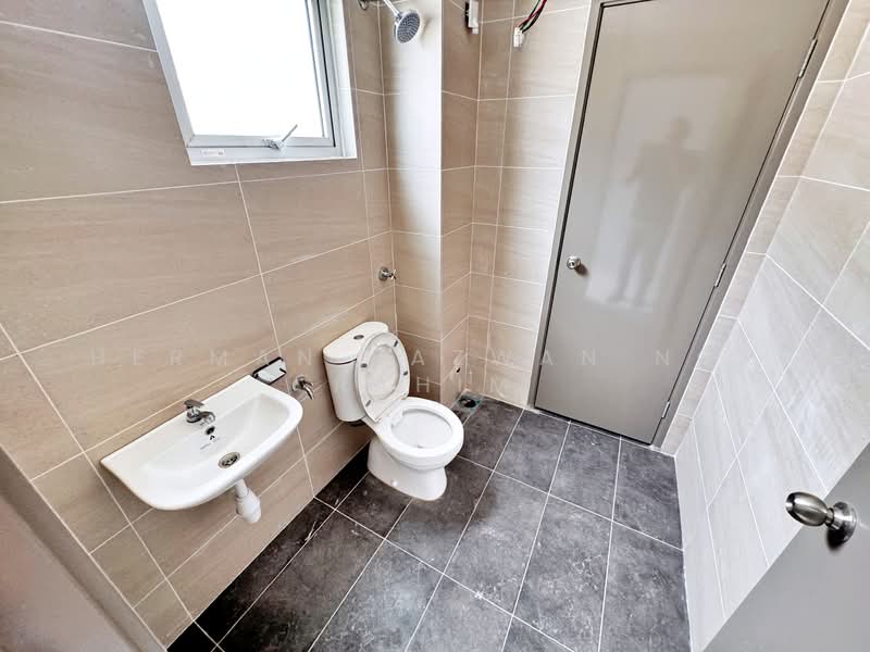 Rumah Teres untuk Dijual di Kampung Selangor Dredging (Dengkil) - Herman Sazwan Nor Rahim - Bathroom - PropertyGuru.com.my