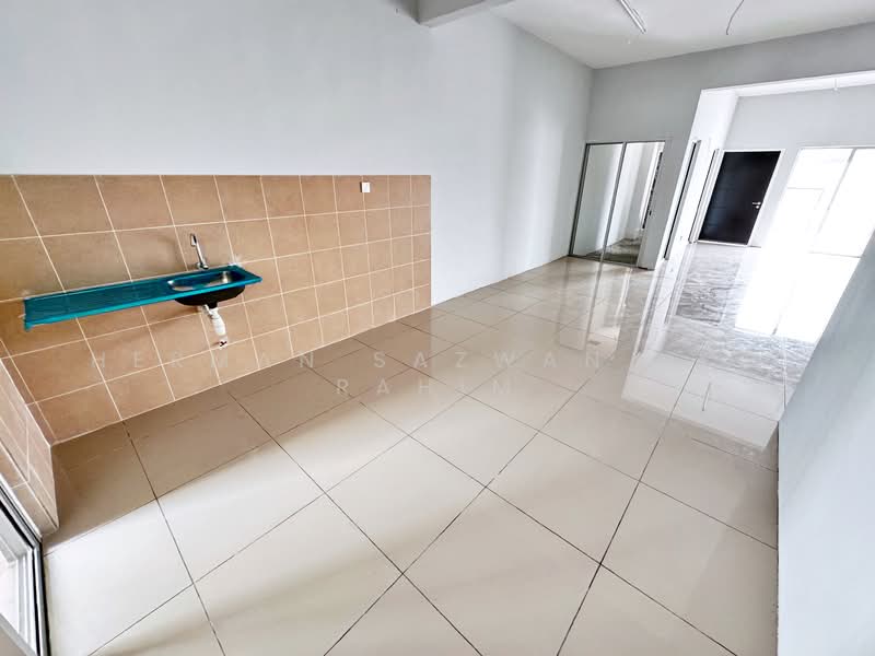 Rumah Teres untuk Dijual di Kampung Selangor Dredging (Dengkil) - Herman Sazwan Nor Rahim - Dry Kitchen - PropertyGuru.com.my