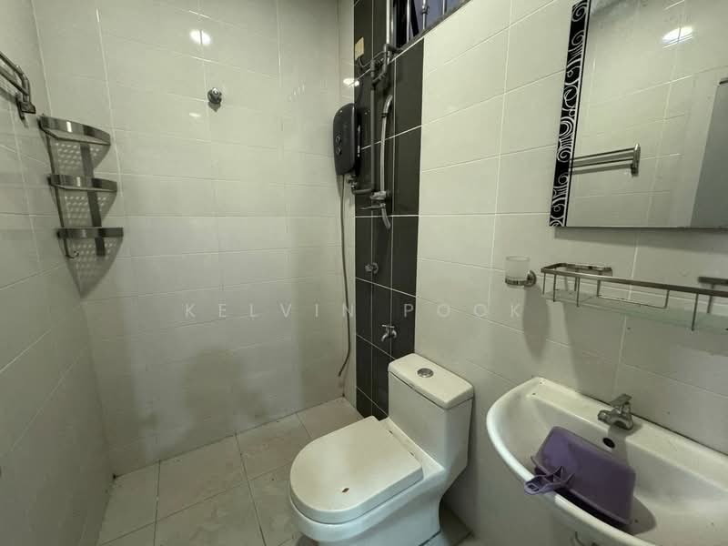 2-storey Terraced House for Sale in Nilai (Negeri Sembilan) - Kelvin Pook - Bathroom - PropertyGuru.com.my