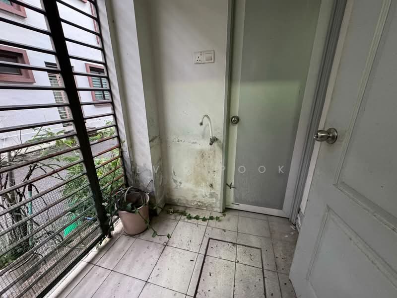 2-storey Terraced House for Sale in Nilai (Negeri Sembilan) - Kelvin Pook - Balcony - PropertyGuru.com.my