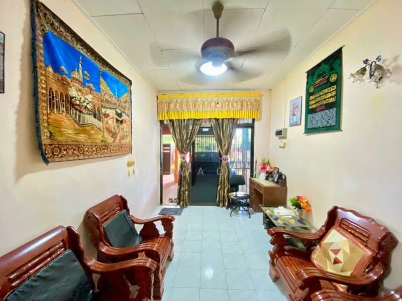 Rumah Teres 1 Tingkat untuk Dijual di Taman Kemuning (Kulim) - Aswad . - Living Room - PropertyGuru.com.my