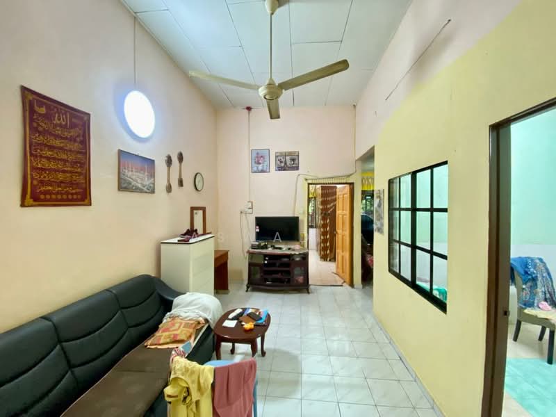 Rumah Teres 1 Tingkat untuk Dijual di Taman Kemuning (Kulim) - Aswad . - Living Room - PropertyGuru.com.my