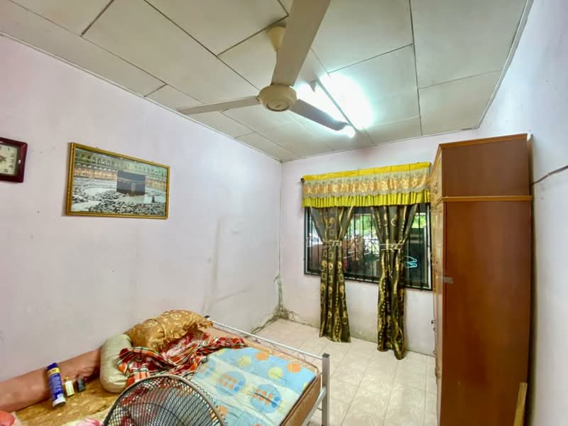 Rumah Teres 1 Tingkat untuk Dijual di Taman Kemuning (Kulim) - Aswad . - Bedroom - PropertyGuru.com.my