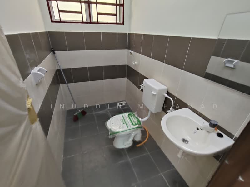 Cluster House for Rent in Sitiawan (Perak) - Muinuddin Muhamad - Bathroom - PropertyGuru.com.my