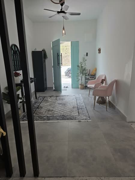 Rumah Teres 2 Tingkat untuk Disewa di Ampang Jaya (Ampang) - Nadrah Omar - Entrance - PropertyGuru.com.my