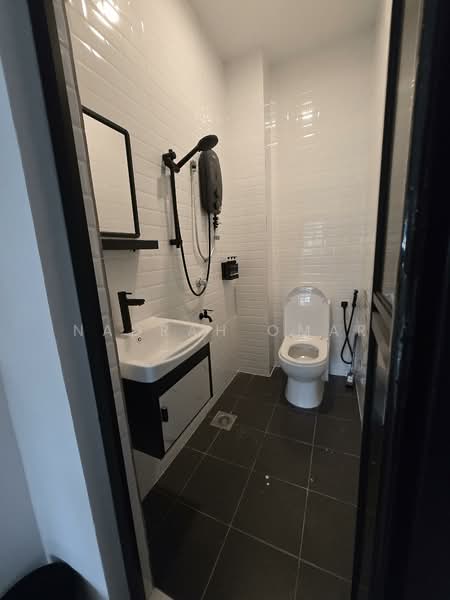 Rumah Teres 2 Tingkat untuk Disewa di Ampang Jaya (Ampang) - Nadrah Omar - Bathroom - PropertyGuru.com.my