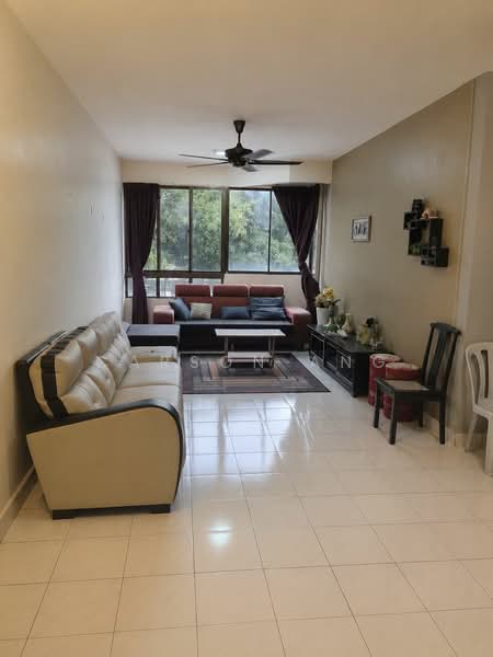 Pangsapuri untuk Disewa di Pantai Apartment - Carson Ang - Living Room - PropertyGuru.com.my
