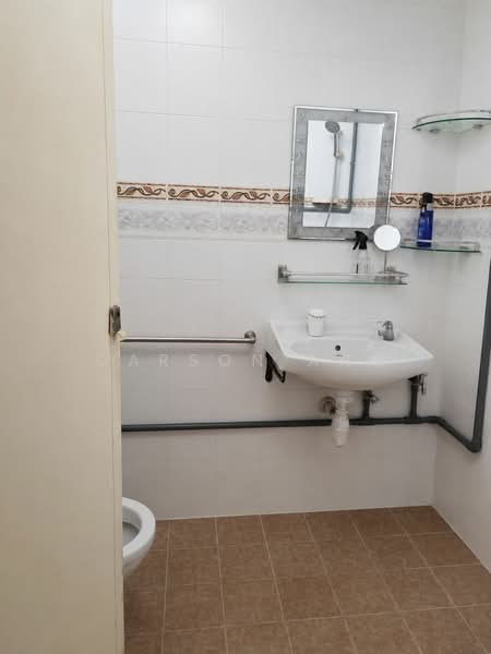 Pangsapuri untuk Disewa di Pantai Apartment - Carson Ang - Bathroom - PropertyGuru.com.my