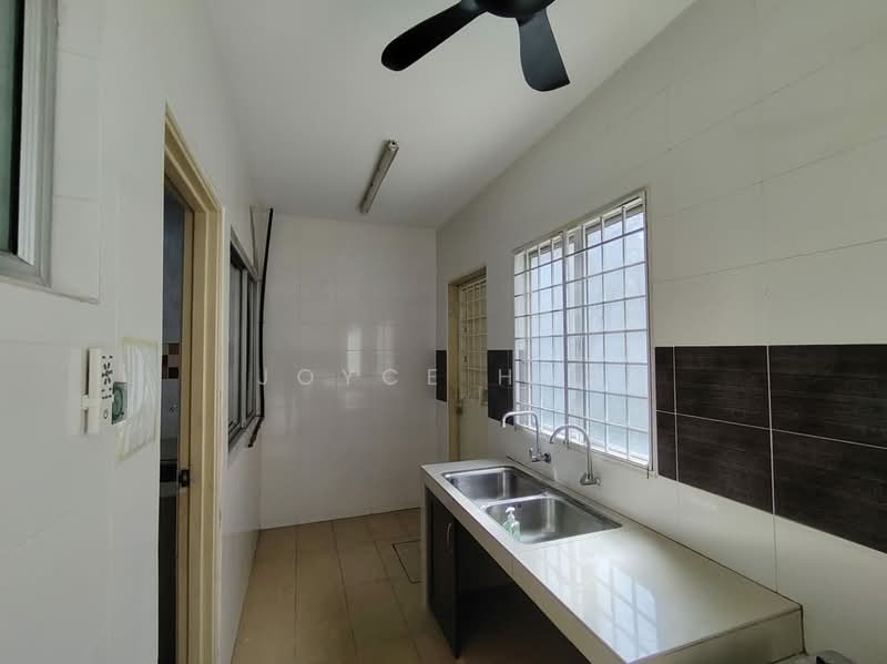 2-storey Terraced House for Sale in Bandar Puteri Puchong (Puchong) - Joyce Hoo - Kitchen - PropertyGuru.com.my