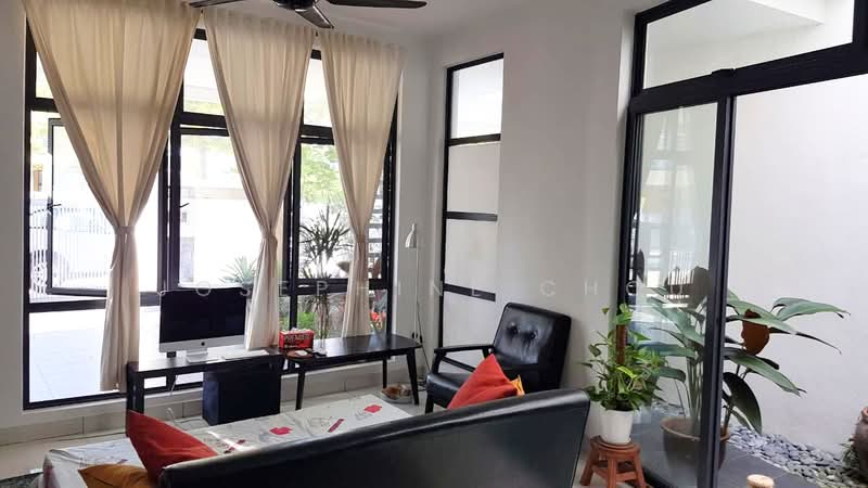 2-storey Terraced House for Sale in Glenmarie (Selangor) - Josephine Chou - Living Room - PropertyGuru.com.my
