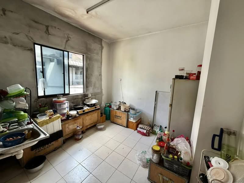 Rumah Bandar untuk Dijual di Taman Scientex Senai (Senai) - Ida Aziz - Kitchen - PropertyGuru.com.my