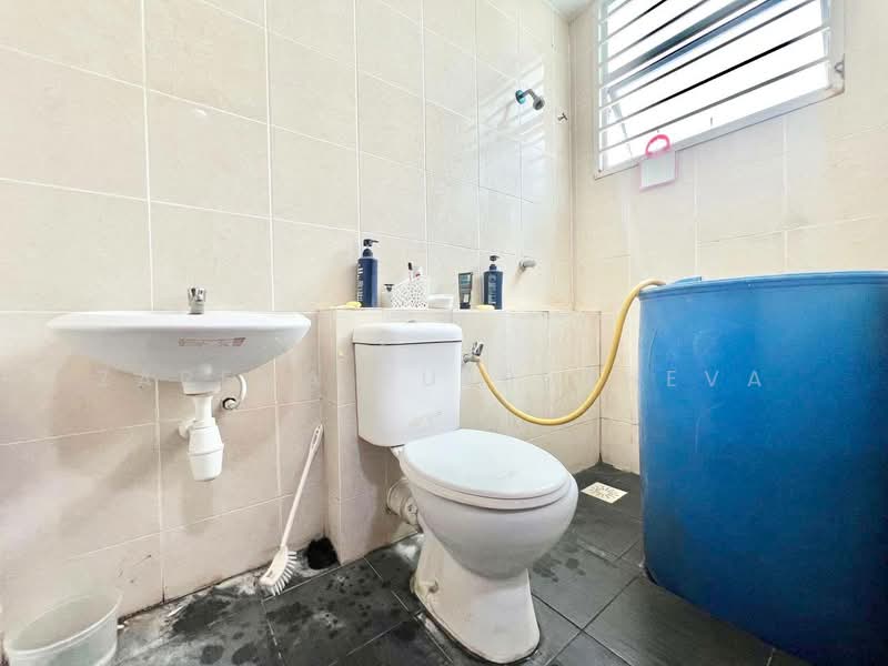 Rumah Teres 2 Tingkat untuk Dijual di Taman Bangi Avenue (Bangi) - Zarema Kulbuzheva - Bathroom - PropertyGuru.com.my