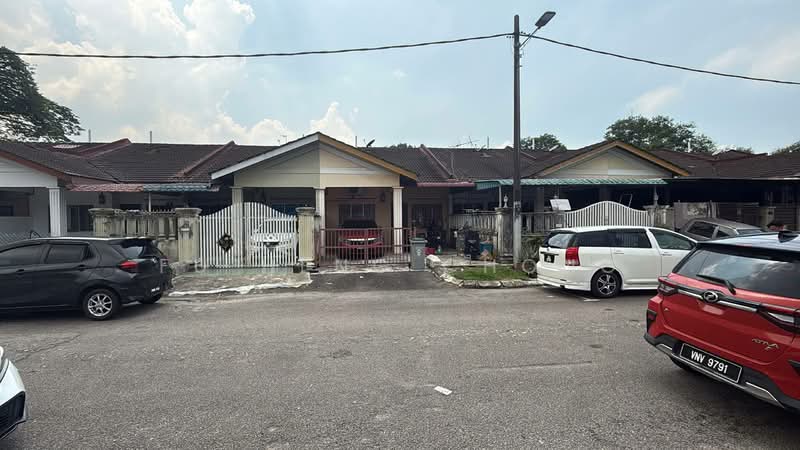 1-storey Terraced House for Sale in Kota Masai (Pasir Gudang) - Fu Heng Chong - Exterior - PropertyGuru.com.my