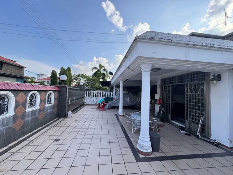 Semi-Detached House for Sale in Taman Molek (Johor Bahru) - Ian Chua - Exterior - PropertyGuru.com.my