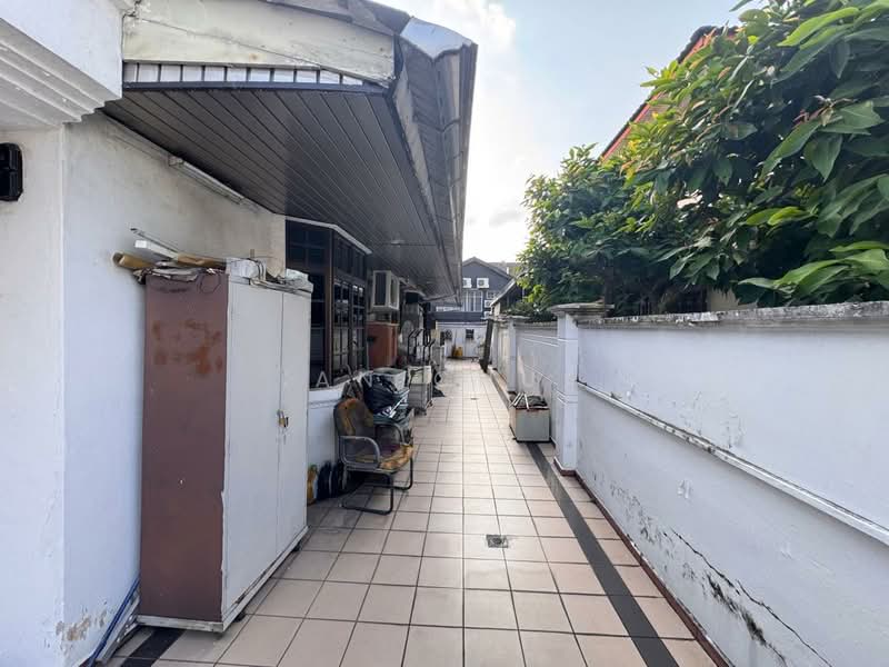 Semi-Detached House for Sale in Taman Molek (Johor Bahru) - Ian Chua - Exterior - PropertyGuru.com.my